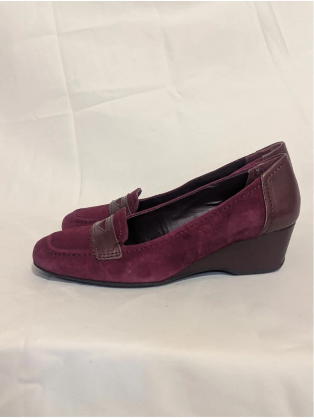 Easy Spirit Esmallie Dark Red Suede Wedge Loafers Size 6.5